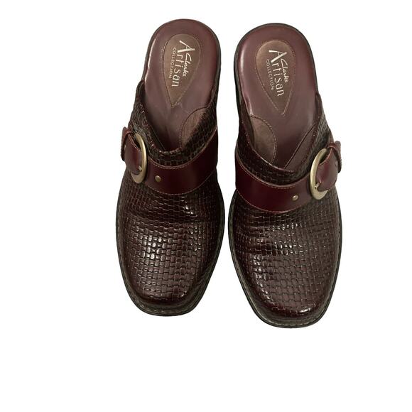 EUC Clarks Artisan‎ Womens Mules Shoes Basket Weave Leather Slip On Buckle 8M - Picture 3 of 10